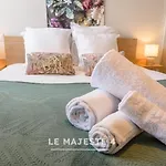 Le Majeste 1 Et 4 Apartment *