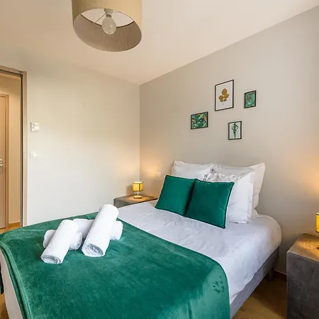 Aux Portes De L'imperial Palace, Lla Selections By Location * Annecy