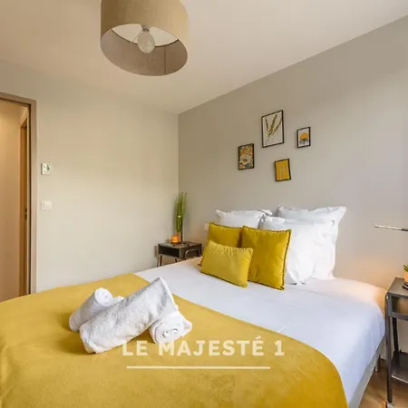 Le Majeste 1 Et 4 Apartment