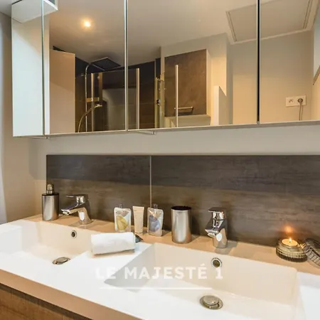 Le Majesté 1 Et 4 Appartement *