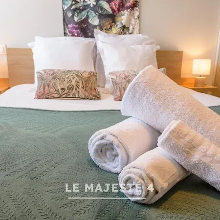 Le Majesté 1 Et 4 Appartement *